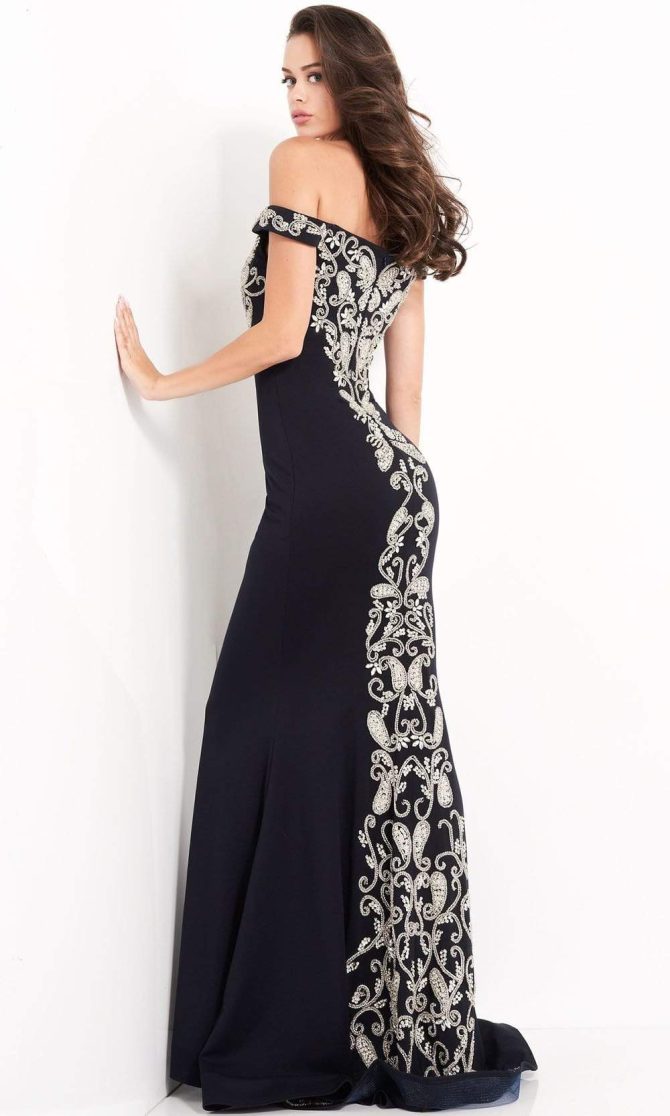 02576 Off Shoulder Paisley Motif Long Gown - Image 2