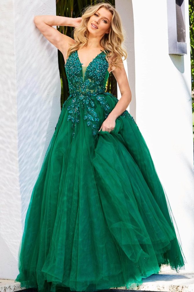 02840 Plunging Neck Floral Applique Tulle Ballgown - Image 10