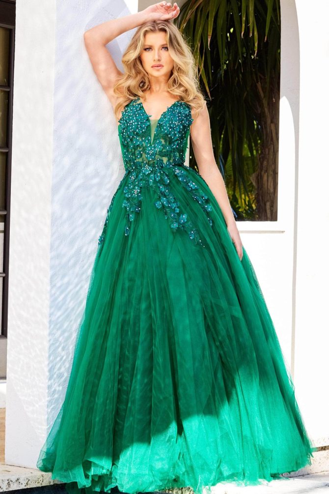 02840 Plunging Neck Floral Applique Tulle Ballgown - Image 13